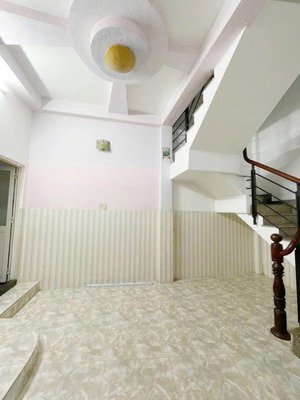 nhà nc - nguyễn công hoan - 4x6m - trệt 2 lầu có sân thượng - 2pn 3wc - 9 triệu tl 