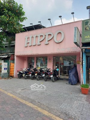 nhà nguyên căn, mặt tiền đường phạm hùng (chánh hưng cũ).