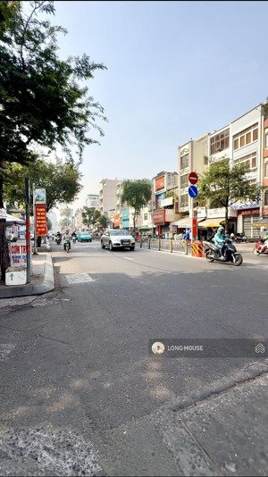 "siêu hiếm! khuông đất 4.2m x19m, hẻm oto- oto ngủ nhà ngay cầu bông giáp quận 1