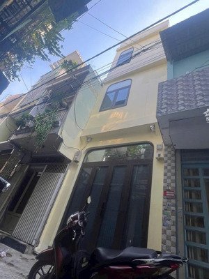 nhà bán hẻm 1/ lạc long quân p5 q11. đúc đẹp 3 tấm +sân thượng giá tốt nhất