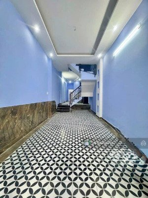 nhà 2 tầng kiên cố, cách nguyển tuyển 100m, hơn 5 tỷ - sở hữu ngay nhà quận 2.