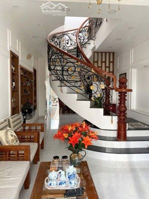 nhà 3 tầng tân cổ điển q9 - full nội thất - 94m2 ( 4x23) - nhỉnh 7 tỷ