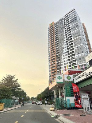 gấp bán 1.800m2 sàn - kc: hầm + 8 tầng - cộng hòa, tb - dt: 9m x 35m - hdt: 400tr/t - giá: 75 tỷ