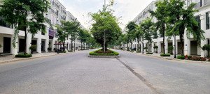 bán gấp căn liền kề trục thảo viên dự án hinode royal park. dt 100m2 giá 20,8 tỷ. lh: 