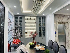 bán biệt thự ngoại giao đoàn dt 350m2giá 200 tỷ.trung tâm hà nội mới.tiện ích đầy đủ.sát hồ tây