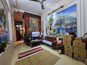 bán nhà ba đình 4 tầng gần giảng võ trung tâm của trung tâm hà nội. dt 65m