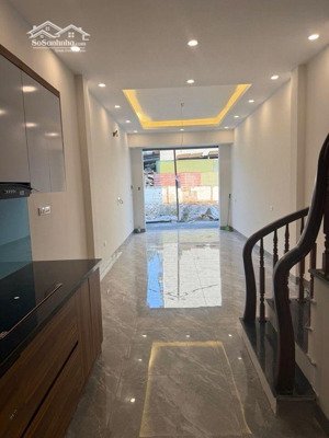 bán nhà phúc lợi- trẻ đi bộ 5 phút tới trường. ô tô vf3 đỗ cửa ( nói o với ảo)