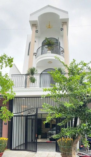 bán nhà full nội thất cao cấp trung tâm hoà minh