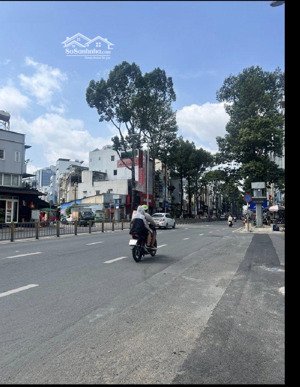 nhà 4 tầng. đường 3/2.quận 11.hẻm xe hơi. 4m x 12m.chỉ 9.x tỷ