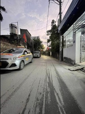 bán đất cự khối long biên hà nội diện tích : 50m2 x 4m x 7,7 tỷ ô tô 9c vào ra thoải mái