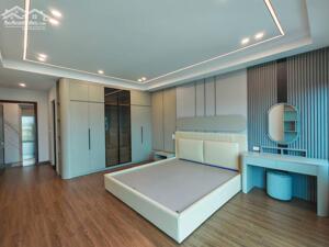 Nhà phân lô- Phố Nguyễn Chánh- Vỉa hè- Ô tô tránh- Ngõ to như Phố- Kinh doanh sầm uất.