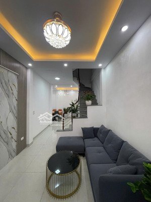 nhà đẹp tổ 5 yên nghĩa hà đông 38m 4 tầng full nội thất giá 6.4 tỷ