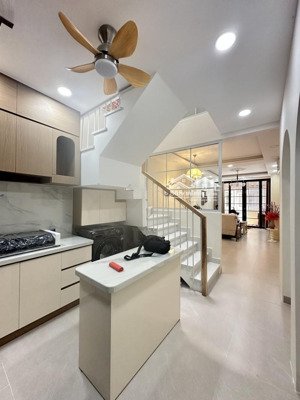 bán nhà tô hiến thành - quận 10. ngay chợ hòa hưng, 42m², 3pn, hẻm sát mặt tiền, 7.7 tỷ