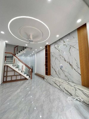 nhà đẹp giá tốt, phường 3, quận 8, 3 tầng, nở hậu