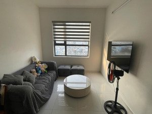 bán căn thương mại green river đã có sổ hồng dt 71,5m2 2pn 2wc giá 3tỷ8, view sông, sang tên liền.