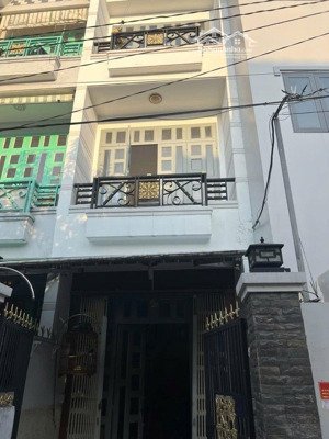 bán nhà btct 3 tầng 51m2( 3.1m x 16.5) 4pn - phú định q8 sát nguyễn văn luông q6. giá nhĩnh 4 tỷ