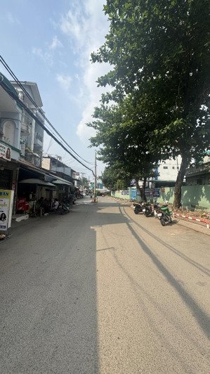 mình chính chủ - 6tỷ tl -nhà sau căn mặt tiền - shr vuông công chứng ngay - hẻm thông