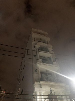 gà đẻ trứng vàng- nhà 6tầng- 15pn- dt 108m2 (6x18m)- gần chợ thị nghè, cách thảo cầm viên chỉ 3phut