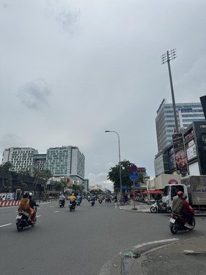 bán gấp 5 tầng ngang 5.1m 3lầu,67m2 trần thị trọng nhỉnh 6tỷ xíu