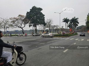 bán đất tại thương mại dịch vị băng 2 đại lộ hùng vương, việt trì 15,5 tỷ, 1200 m2, giá cực tốt