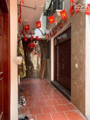 cho thuê nhà mới xây 5 tầng tại lai xá gần đại học thành đô