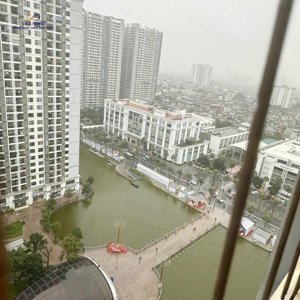 cho thuê căn 2 ngủ không đồ nhà sạch đẹp, có slot để ô tô nhà sạch đẹp, vào luôn, lh 