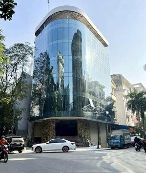 tòa nhà góc 2 mt hoàng sa, q1 - dt 17x25m, dts 1730m2 - hầm 7 tầng - hđt 320 tr/tháng - giá 75 tỷ