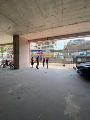 cho thuê kho đường vạn phúc, hà đông, hn. dt 600m xây dựng kiên cố, xe công đỗ cửa. giá 45tr/th