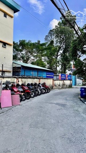 bán nhà mới 2tầng btct ở liền - ngay thị trấn tân hiệp - hóc môn - 5x18m - hxh thông - sổ riêng .