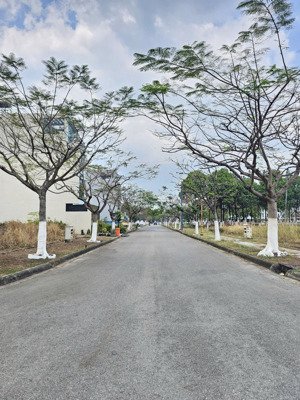 đất lô góc 9x20- kdc bình nguyên- xây biệt thự ngay làng đại học. hiếm bán nhanh tay 