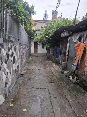 đất sẵn chờ nhà đầu tư chế biến. diện tích 103m2, kích thước hơn 9m 11m, giá đầu tư 10,5 tỷ