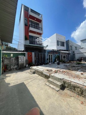 bán đất tttp nha trang, cạnh trường học, cách biển 1km, gần chợ đầm chi 2ty5 cách 2/4 chỉ 300m