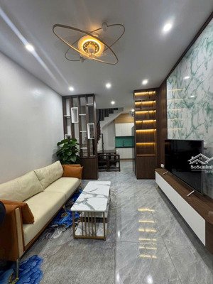 cần bán nhà 5 tầng ngõ 68 nguyễn văn linh -thạch bàn -long biên