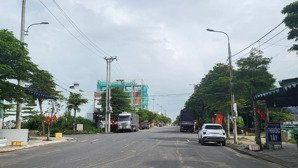 bán lô đất sát 10 tòa chung cư đang xây 50m.đg 7.5m dt 100m2 giá 4 tỷ