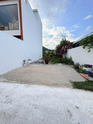 phước đồng 104,5m2 ngang 7m giá 2tỷ1