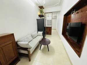 cho nhà tập thể, tầng 1 ngõ 43 phố nguyễn ngọc doãn - đống đa