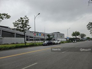 cho thuê nhà nguyên căn vũ đức thận, long biên, gần big c ô tô tải đỗ cửa 100m2 mt 8m giá 25 tr