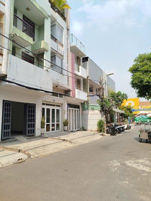 cho thuê nhà phan văn trị sát mặt tiền đường đối diện emart