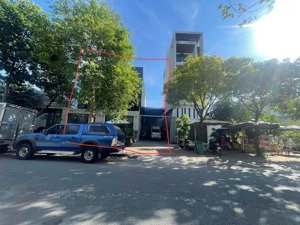 cho thuê mặt bằng 200m2 tầng trệt mặt tiền trương văn bang - q2. ngay trung tâm hành chính.