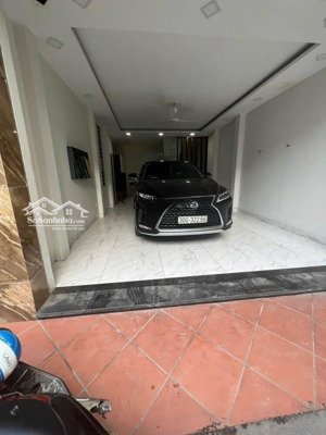 cho thuê nguyên căn nguyễn chánh, 75m² x 5 tầng- vị trí đẹp, ô tô đỗ, phù hợp nhiều mô hình. 25tr