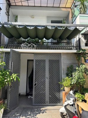 hạ giá chỉ còn 6ty950 nhà đẹp gần đường 28 thông qua sun group, biển nt.. siêu đẹp. duy nhất