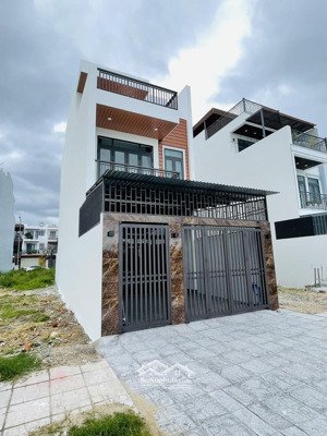 cho thuê nhà gói 2-mỹ gia đường 16m hướng đông, nhà trống thích hợp kd.