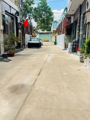 5x11m 2 lầu hẻm xe hơi đậu thoải mái - gần chợ 26/3 - aeon tân phú 3p