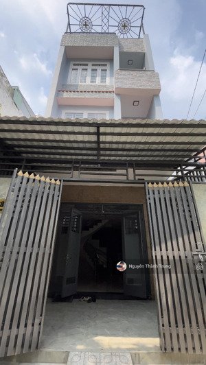 nhà phố mặt tiền đường 12m, vị trí đẹp, kinh doanh tốt, giá tốt chỉ bằng một căn nhà phố trong hẻm