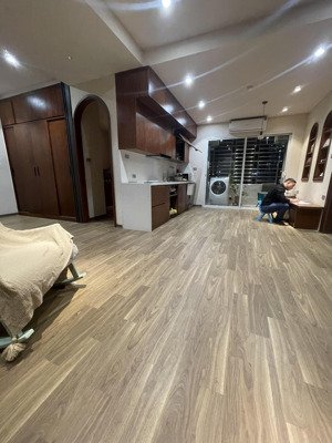 bán căn hộ 335 cầu giấy 90m2 3pn góc đn -đb . sửa xịn