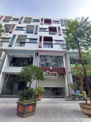 cho thuê nhà liền kề galaxy tố hữu,dt 90m * 6 tầng,mặt tiền 5m,thang máy,giá 40 triệu,lh 