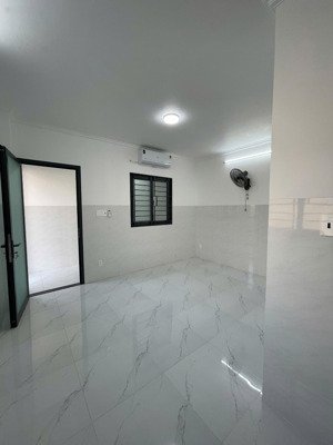 phòng mới đẹp ngay mặt tiền kdc vĩnh lộc bình tân