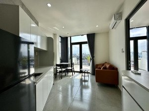 căn hộ tách bếp thiết kế 1pn - full nội thất đẹp - thuận tiện di chuyển ra hàng xanh