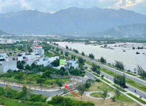 đất có sổ đỏ ngang 5.67m - vị trí đẹp đối diện công viên, view sông giá tốt nhất chỉ 80tr/m2