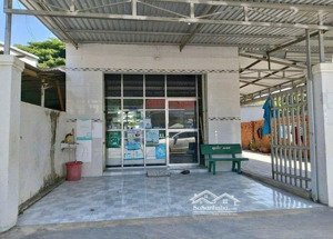 cần bán gấp dãy nhà trọ mới xây gần chợ gần khu công nghiệp